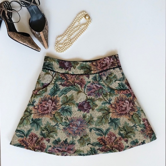 Free People Dresses & Skirts - FREE PEOPLE Floral Tapestry Skirt